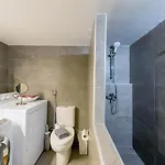 Moon By Halu! Seafront 3-bedroom 公寓 *
