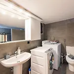 Moon By Halu! Seafront 3-bedroom 塞萨洛尼基