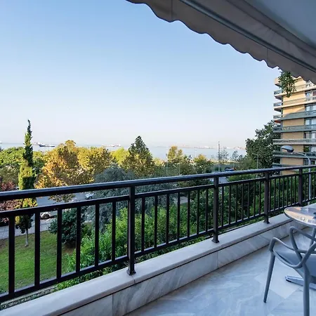 Moon By Halu! Seafront 3-bedroom Apartament *