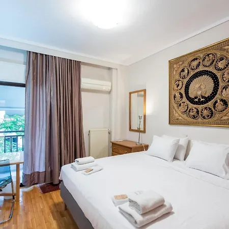 Moon By Halu! Seafront 3-bedroom Saloniki