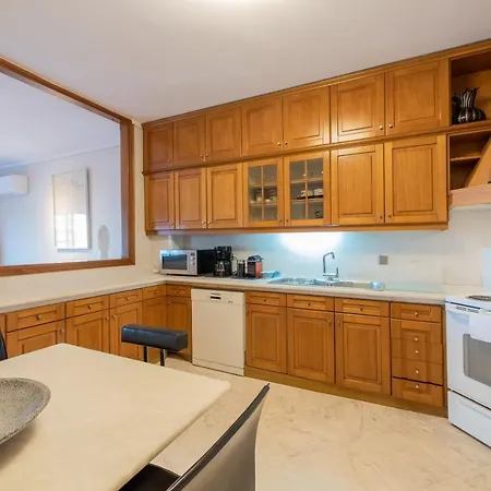 Moon By Halu! Seafront 3-bedroom * Saloniki