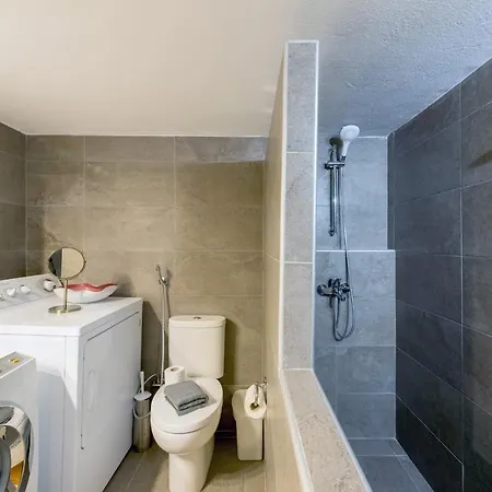 Moon By Halu! Seafront 3-bedroom Apartament *