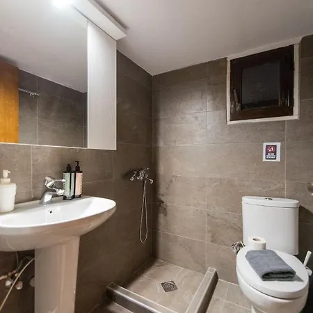Moon By Halu! Seafront 3-bedroom Saloniki