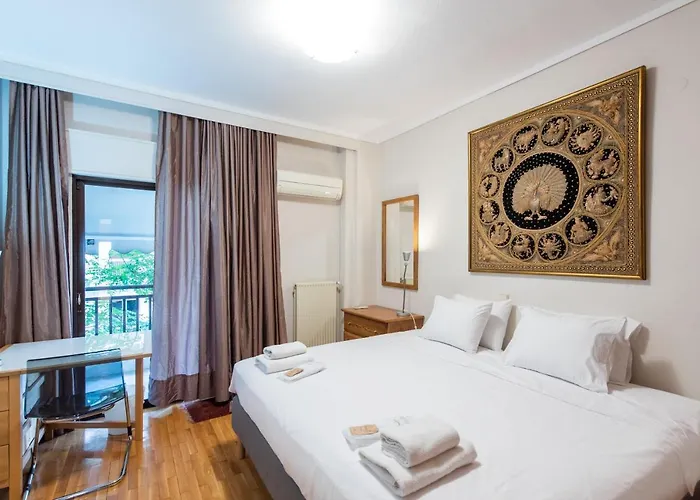 Moon By Halu! Seafront 3-bedroom סלוניקי